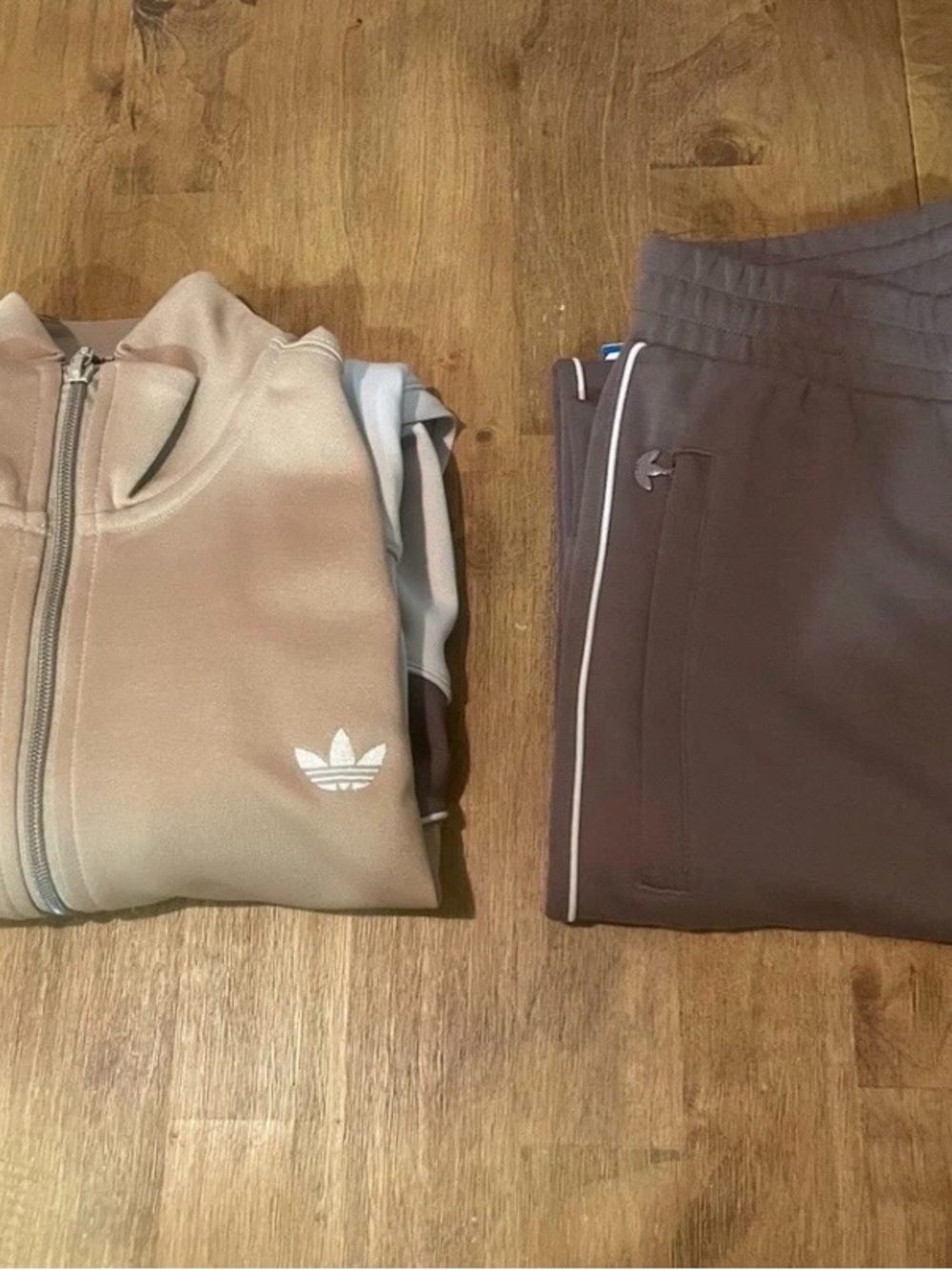 adidas men’s Brown Track suit Adicolor small